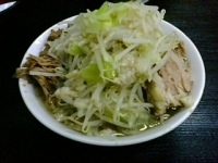 「小らーめん（太麺 野菜 アブラ）￥680+ほぐし豚￥100」@らーめん豚喜の写真