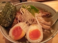 「塩ラーメン（手打麺）+チャーシュー+半熟煮玉子」@麺や 松の写真