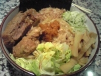 「脂そば（大盛・あつもり）+チャーシュー+キャベツ+ニンニク多目」@元祖脂そば 背脂醤油 のあの写真