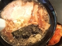 「醤油やみつきラーメン￥680+カクテキ（サービス）」@東麺房 湯島店の写真