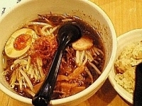 「こくまろ醤油らーめん（750円）・日替わり丼（五目御飯）（サービ」@青横酒場 麺ごっつの写真