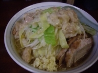 「大らーめんニンニクアブラ」@ラーメン二郎 めじろ台法政大学前店の写真