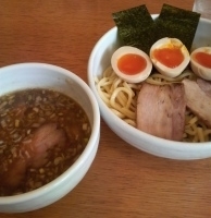 「徳つけ（中）+半チャーシュー+味玉」@煮干そば とみ田の写真