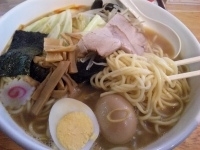 「味玉ラーメン（中盛）+温野菜 780円+60円+100円=940」@神田大勝軒の写真