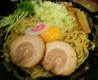 「味麺 大盛 卵黄+割りスープ」@煮干 丸めの写真