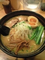 「玄流白湯らーめん」@ラーメン創房 一茎草の写真