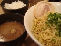 「つけめん大盛+ライス」@らぁめん  丸の写真