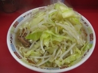 「ラーメン豚入り 750円 （野菜、にんにく、カラメ）」@ラーメン二郎 ひばりヶ丘駅前店の写真