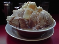 「得のせラーメン（味玉、豚2枚、チーズ） 980円」@用心棒の写真