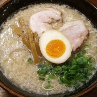 「ぶんぶんとんこつラーメン（普通）￥800」@めんくい亭の写真