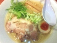 「塩らぁめん」@爆じゅう餃子 餃点の写真