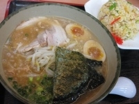 「にんたま醤油チャーハンセット￥750」@にんたまラーメン 北本店の写真