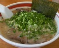 「豚骨（中太麺） ￥600 + ねぎ ￥50 + 替え玉（カタめ）」@とんこつラーメン 光★MENJIの写真