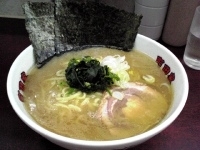 「中盛ラーメン（800円）」@横浜ラーメン 町田家 新宿南口店の写真