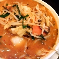 「ヤンニョンラーメンセット（ラーメン+餃子）￥760」@日高屋 新宿三丁目店の写真