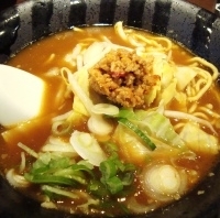 「うまこくカレーらーめん+からあげセット」@麺屋 ここいち 新宿小滝橋通り店の写真