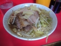 「ぶた入りラーメン（700円）」@ラーメン二郎 三田本店の写真