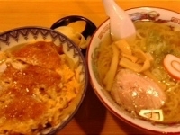 「ラーメン+カツ丼」@ささやの写真