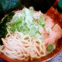 「らーめん メンカタネギマシ （650円）」@熟成鶏醤油らーめん 上弦の月の写真