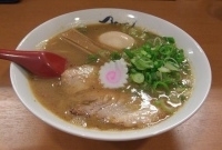 「熟成らー麺+味玉」@麺や紡の写真
