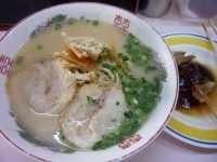 「ラーメン 400円 おでん 1個90円」@三徳ラーメンの写真