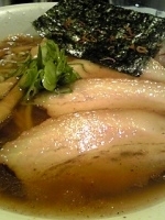 「煮豚入り煮干そば」@一汁三にぼし 裏不如帰の写真