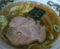 「素ラーメン（チャーシュー入り（麺カタメ）） ￥630」@米屋の写真