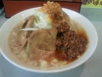 「喝力小豚ラーメン（900）+雷醤（100）」@広輪坊 松戸店の写真