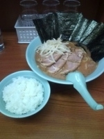 「チャーシュー麺（醤油）+海苔まし+小ライス」@らーめん家 せんだい 阪東橋店の写真