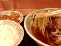 「Cセット（ラーメン+しょうが焼+ライス+おしんこ）950円」@手造りラーメン 鶴の写真