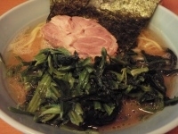 「ほうれん草増らーめん（並）+サービスライス 【650円】」@横浜らーめん 武蔵家 綾瀬店の写真