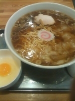 「ワンタン中華麺（かため）+生たまご」@飛田給 大勝軒の写真