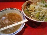 「豚玉子入りざるラーメン（カラメアブラ）」@ラーメン二郎 府中店の写真