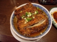 「炸鶏湯麺（チキンカツラーメン）+くれないぎょうざ@百八十六番餃子」@百八十六番餃子 横浜中華街店の写真