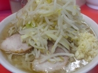 「小ラーメン（ヤサイ、ニンニクマシ）650円」@ラーメン二郎 神田神保町店の写真