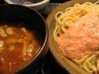「春色桜つけめん」@三ツ矢堂製麺 高田馬場店の写真