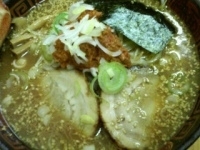 「辛みそラーメン750円+ライス（サービス）=750円」@いけ麺の写真