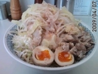 「油そば【ヤサイ多め、脂多め、ニンニク】（850円）+こま切れ豚（」@ラーメン大 我孫子店の写真