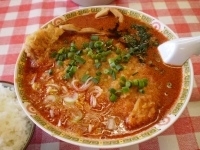 「排骨タンタン麺（鬼辛） 半ライス付き」@味の関所 好来の写真