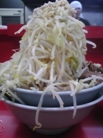 「ラーメン小、ヤサイダブルニンニクダブルアブラカラメ」@ドン-キタモトの写真