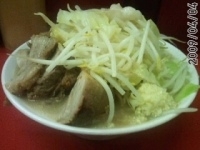 「豚増しラーメン（750円）+ヤサイ、アブラ、ニンニクマシマシ」@ラーメン二郎 大宮店の写真