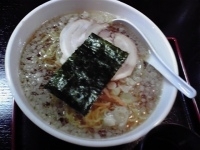 「醤油ラーメン（無料大盛り） 600円」@石田家の写真