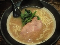 「太麺￥650」@豚骨醤油らーめん 誠屋 八幡山本店の写真