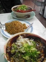 「中華そば（小）・やきめし」@新福菜館 本店の写真