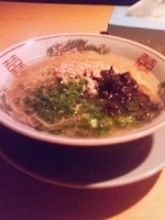 「豚骨らーめん（スープ濃い目+粉落とし）+高菜+替え玉×2（粉落と」@陣屋の写真