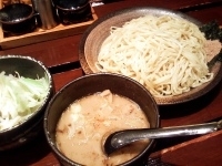 「◎白湯つけ麺+特盛り+野菜盛り￥880」@麺屋 空海 北千住店の写真