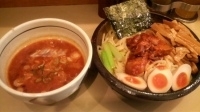 「辛肉つけ麺（もっちり麺・中盛）+玉子とメンマ」@オリきんの写真