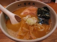 「らーめん」@麺屋吉左右の写真