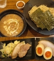 「つけ麺（味噌味）+得もりトッピング（味玉、チャーシュー1枚）」@麺 旬風の写真