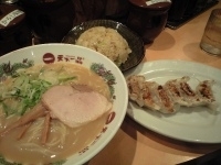 「サービスセット（こってり+チャーハン+餃子）」@天下一品 新宿西口店の写真